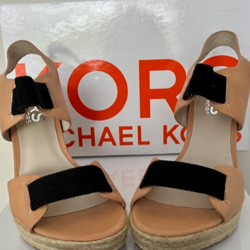 Michael Kors Color Almond Size 7